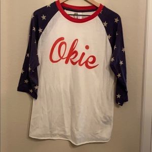 Light sweater material raglan shirt